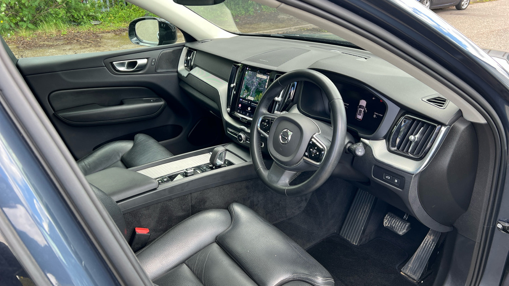 Volvo XC60 Ultra Blue #9