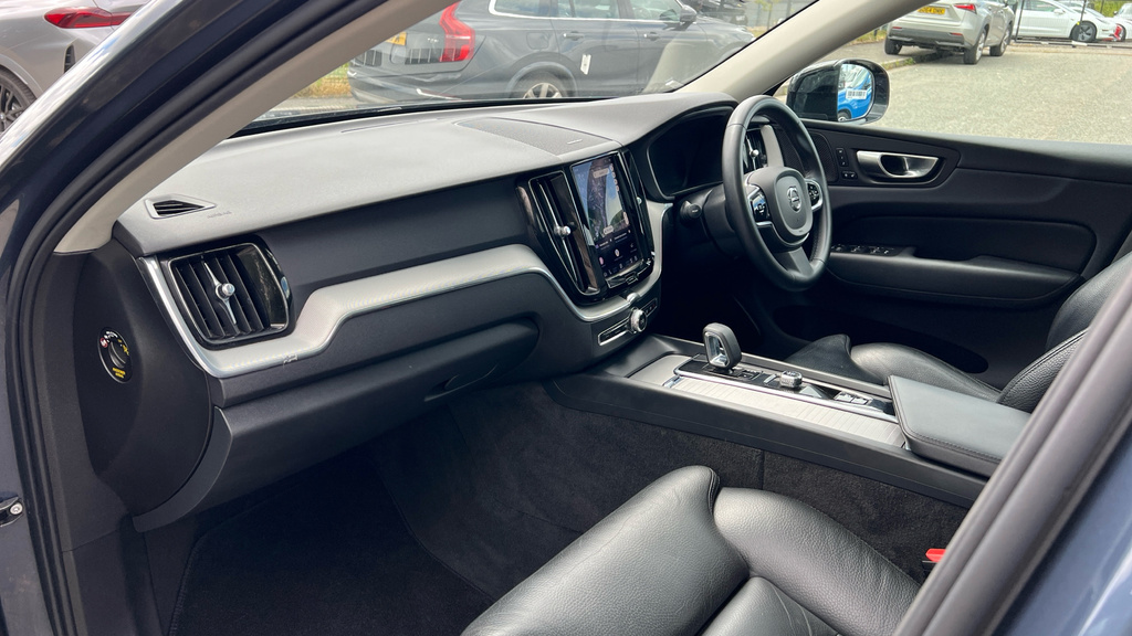 Volvo XC60 Ultra Blue #10