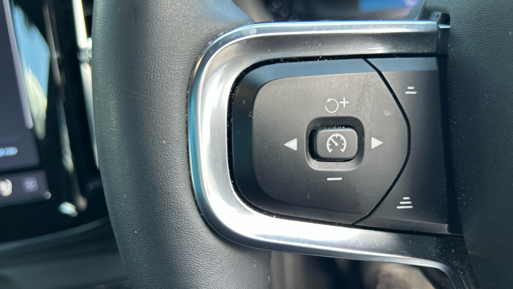 Volvo XC40 Recharge Plus, Single Motor Black #25