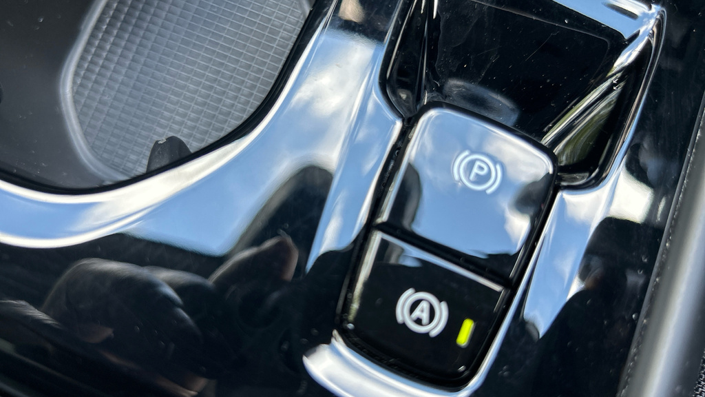 Volvo XC40 Recharge Plus, Single Motor Black #33