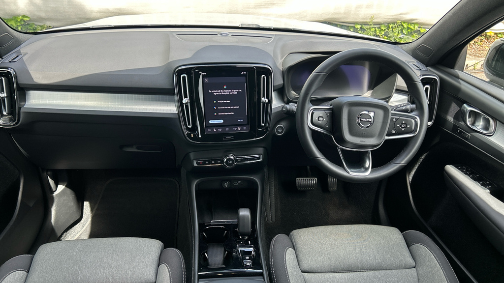Volvo XC40 Recharge Plus, Single Motor Black #11