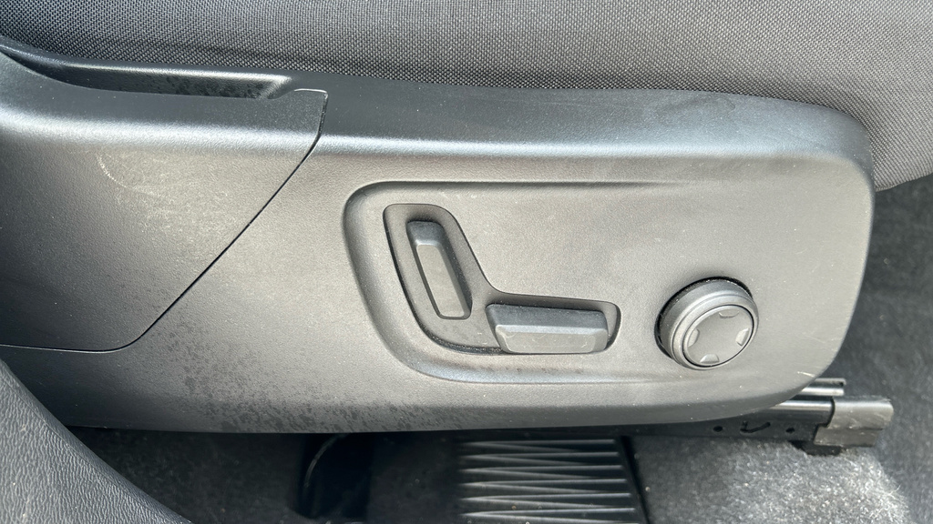 Volvo XC40 Recharge Plus, Single Motor Black #40