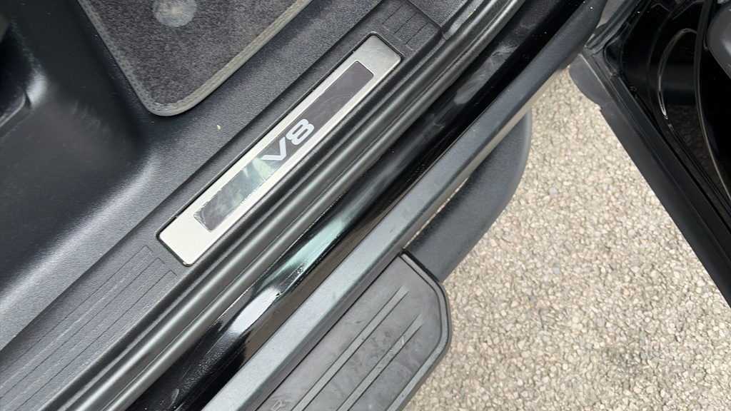 Land Rover Defender Hard Top #44