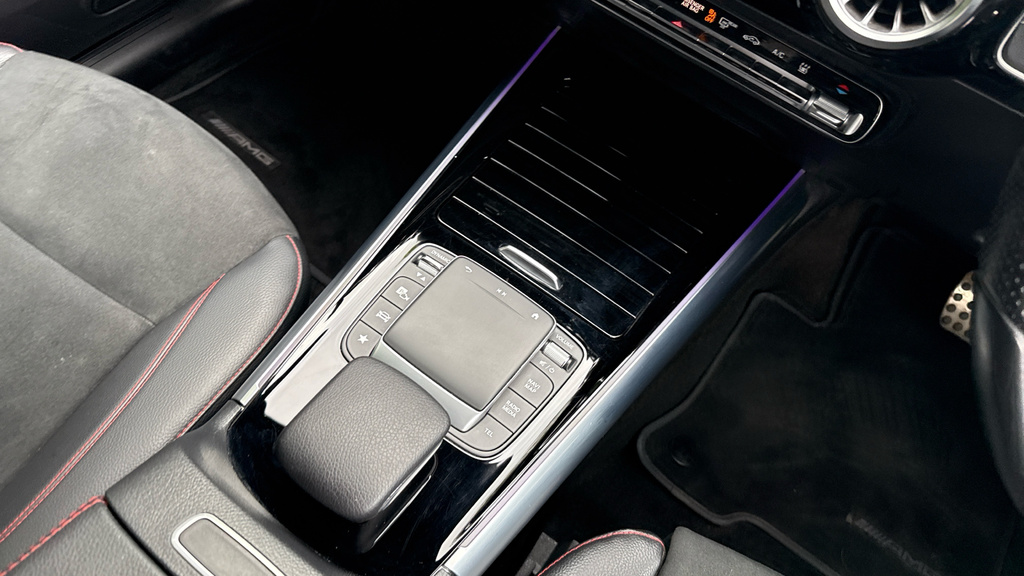 Mercedes-Benz EQA Amg Line Premium Black #38
