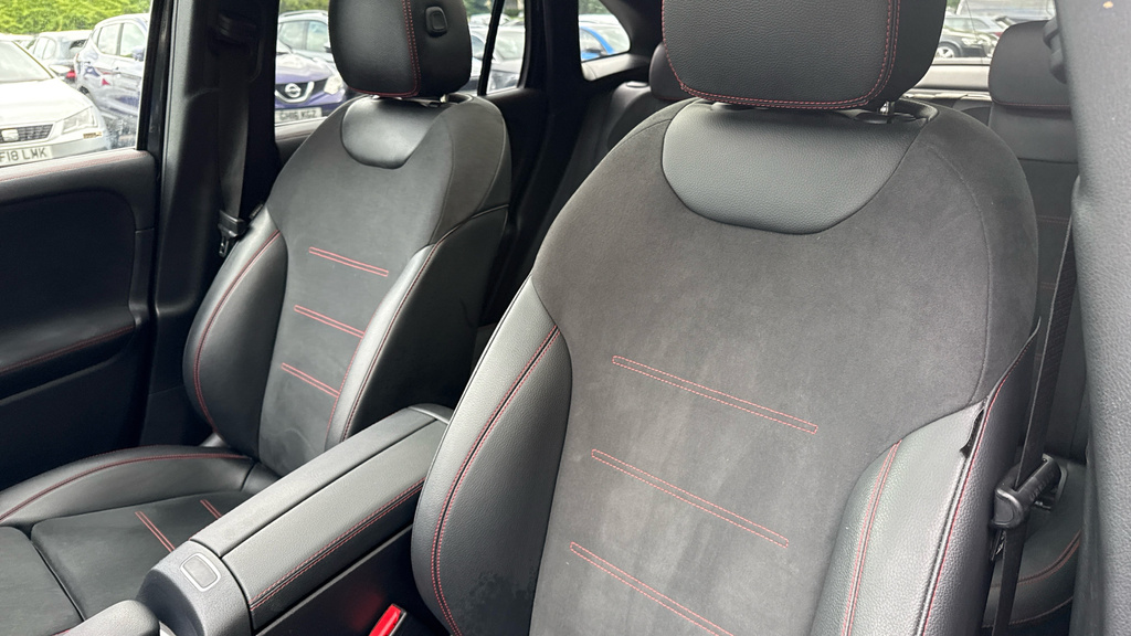 Mercedes-Benz EQA Amg Line Premium Black #26