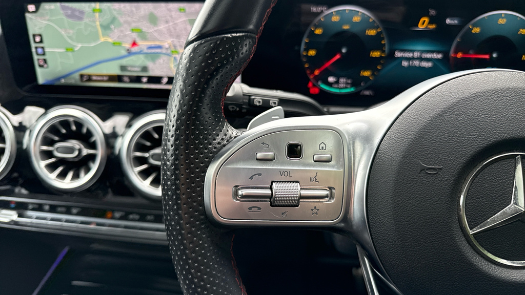 Mercedes-Benz EQA Amg Line Premium Black #35