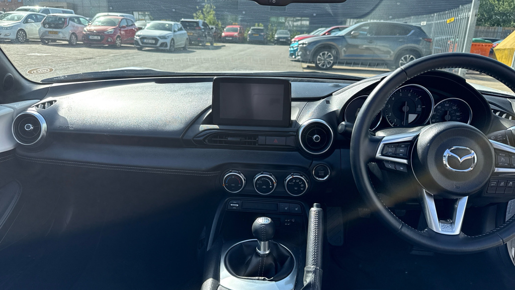 Mazda MX-5 RF 1.5 Skyactiv G Exclusive Line Convertible Petr Red #27