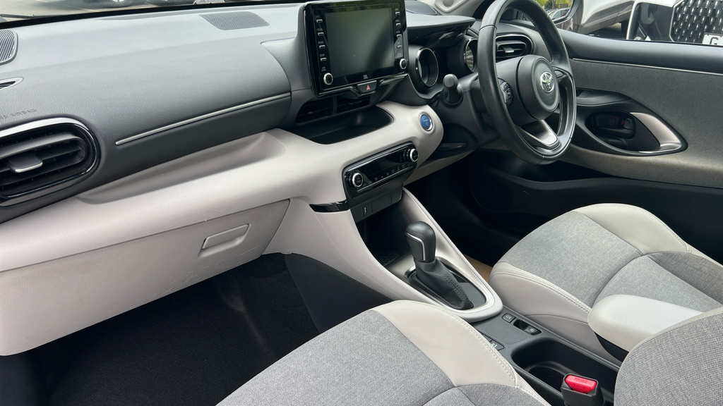 Toyota Yaris Dynamic Blue #10