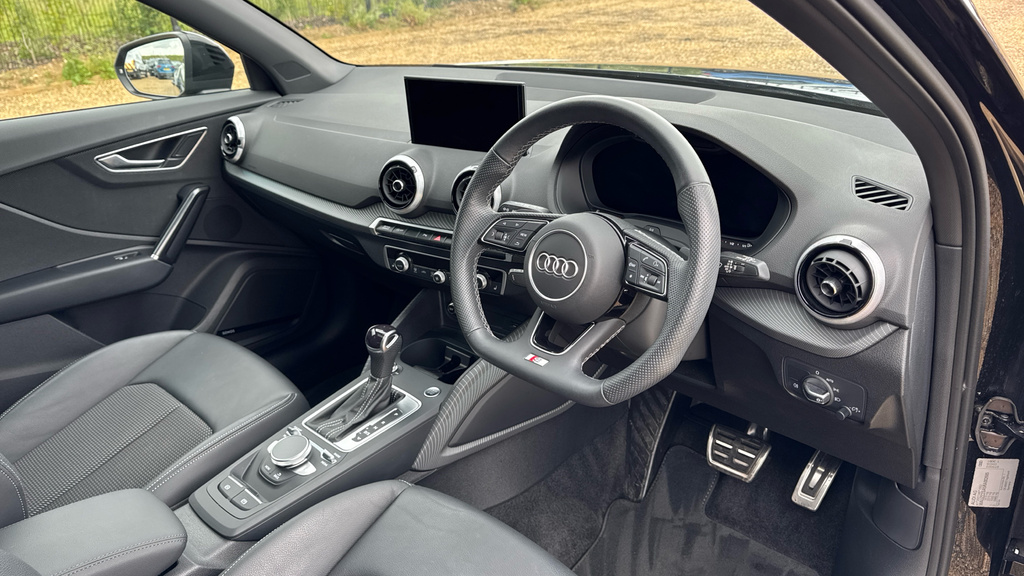 Audi Q2 30 Tfsi Sport Cs Black #9