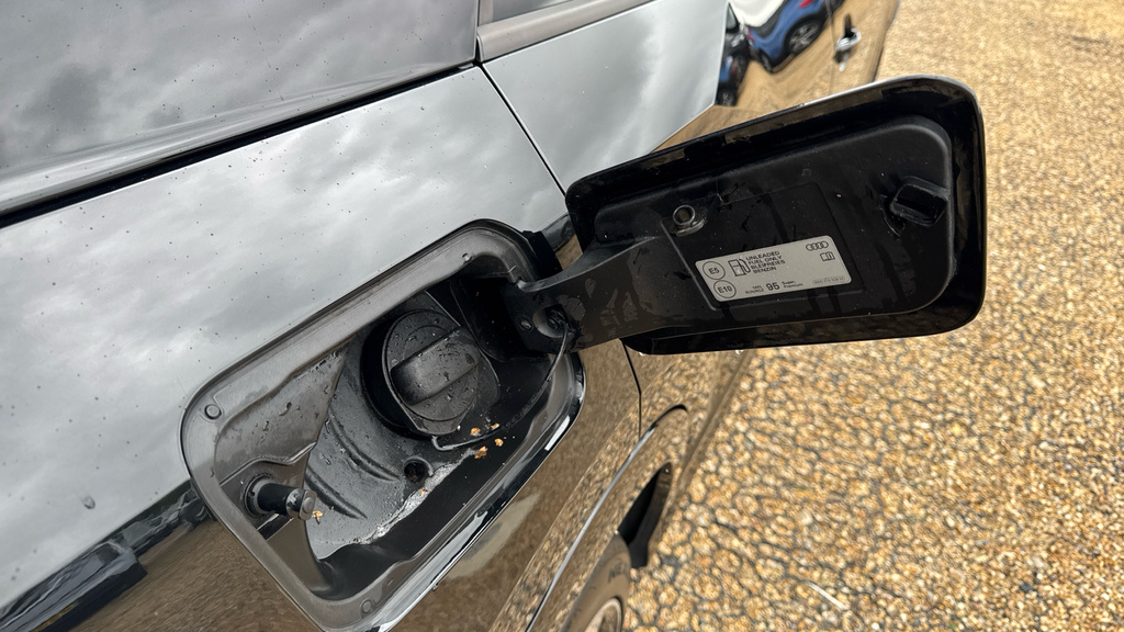 Audi Q2 30 Tfsi Sport Cs Black #23