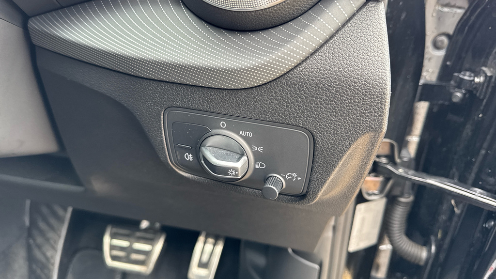 Audi Q2 30 Tfsi Sport Cs Black #35