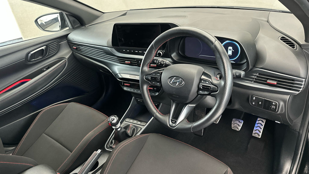 Hyundai I20 Premium White #10