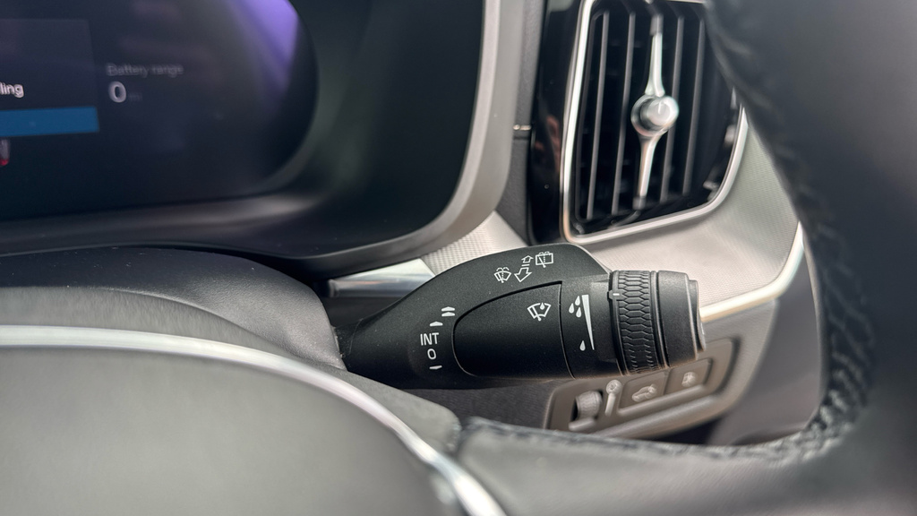 Volvo XC60 R Design Grey #29