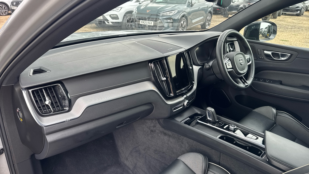 Volvo XC60 R Design Grey #10