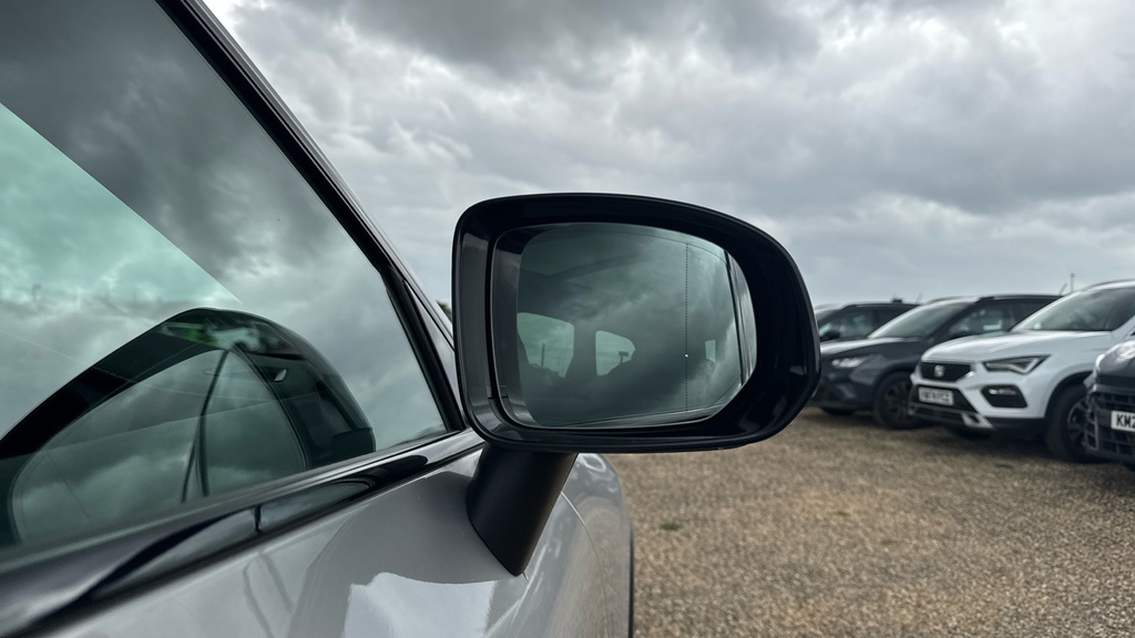 Volvo XC60 R Design Grey #41
