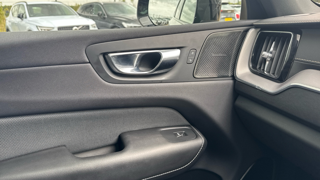 Volvo XC60 R Design Grey #48