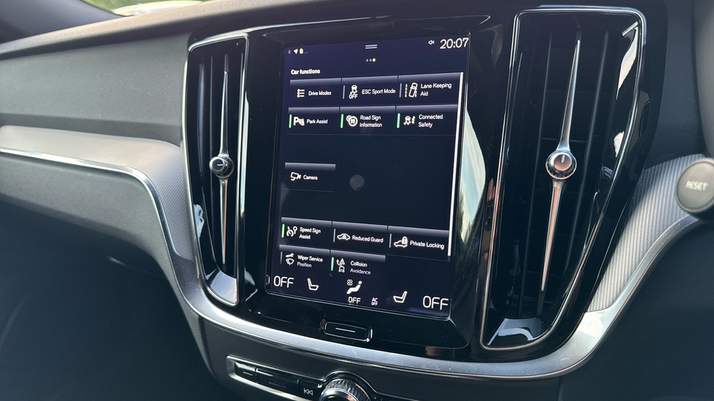 Volvo V60 R Design Grey #49