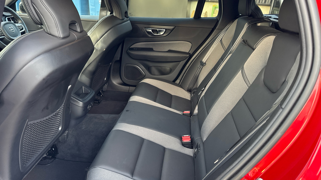 Volvo V60 R Design Grey #14