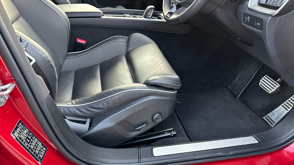 Volvo V60 R Design Grey #39