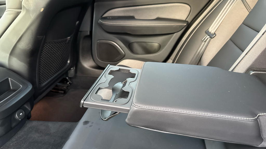 Volvo V60 R Design Grey #43