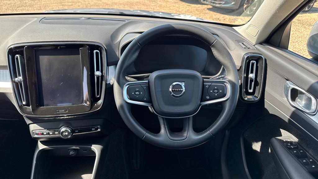 Volvo XC40 Xc40 R-design Pro D3 Black #24