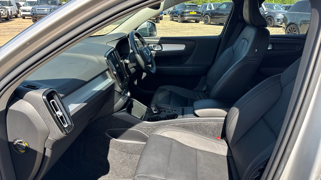 Volvo XC40 Xc40 R-design Pro D3 Black #42