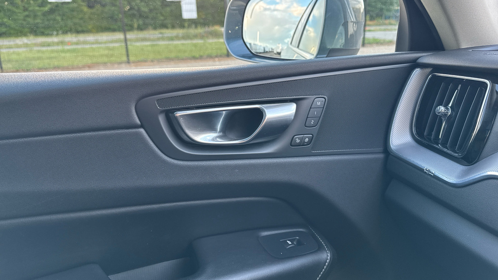 Volvo XC60 2L Se Nav Blue #52