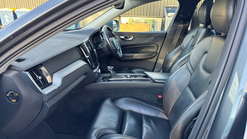 Volvo XC60 2L Se Nav Blue #42