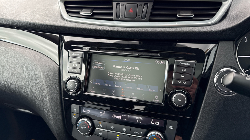 Nissan Qashqai Acenta Premium Red #34