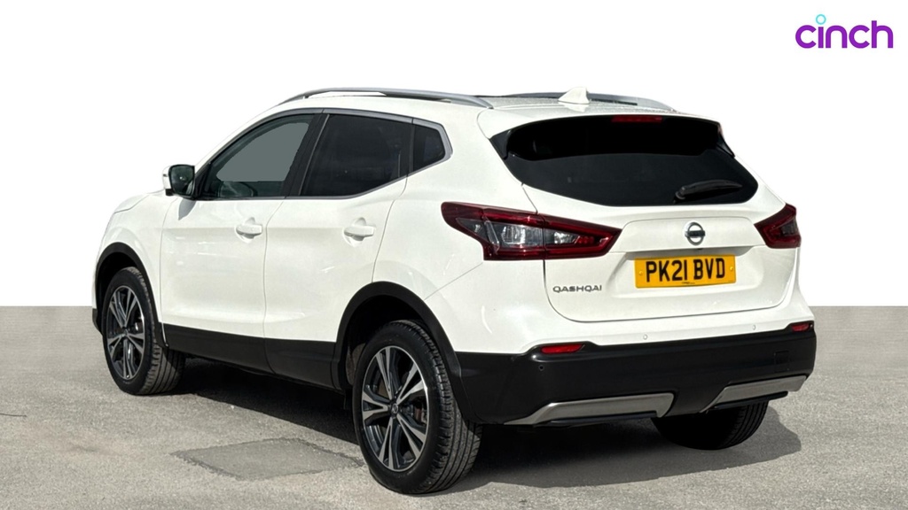 Nissan Qashqai Acenta Premium Red #10