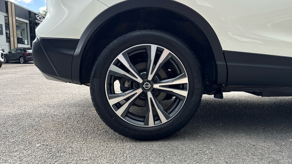 Nissan Qashqai Acenta Premium Red #29