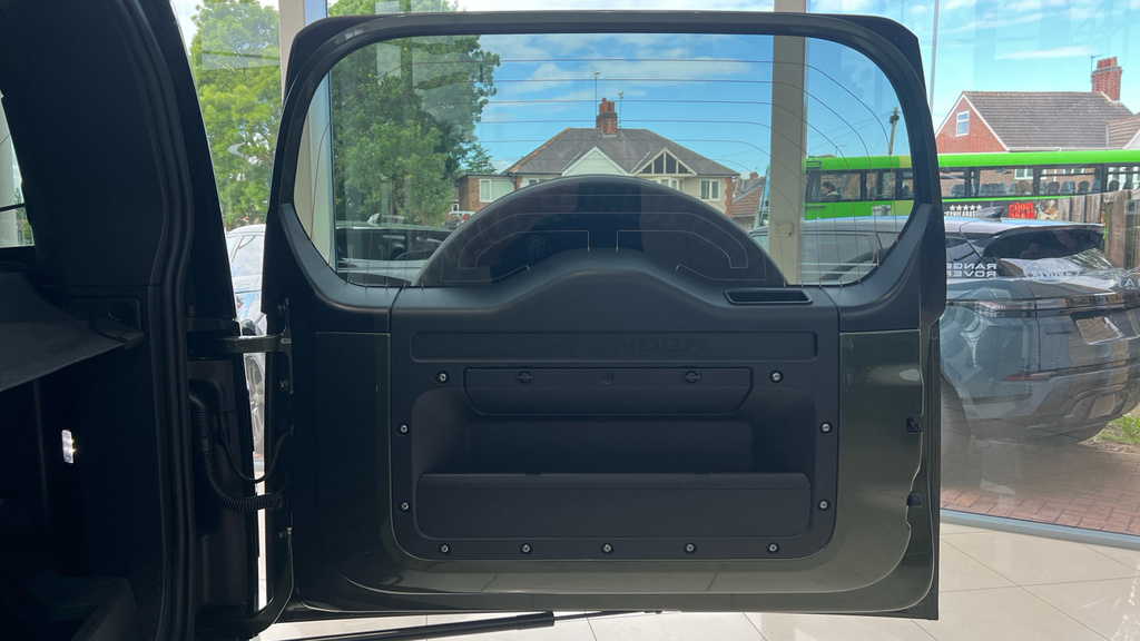 Land Rover Defender 110  #34