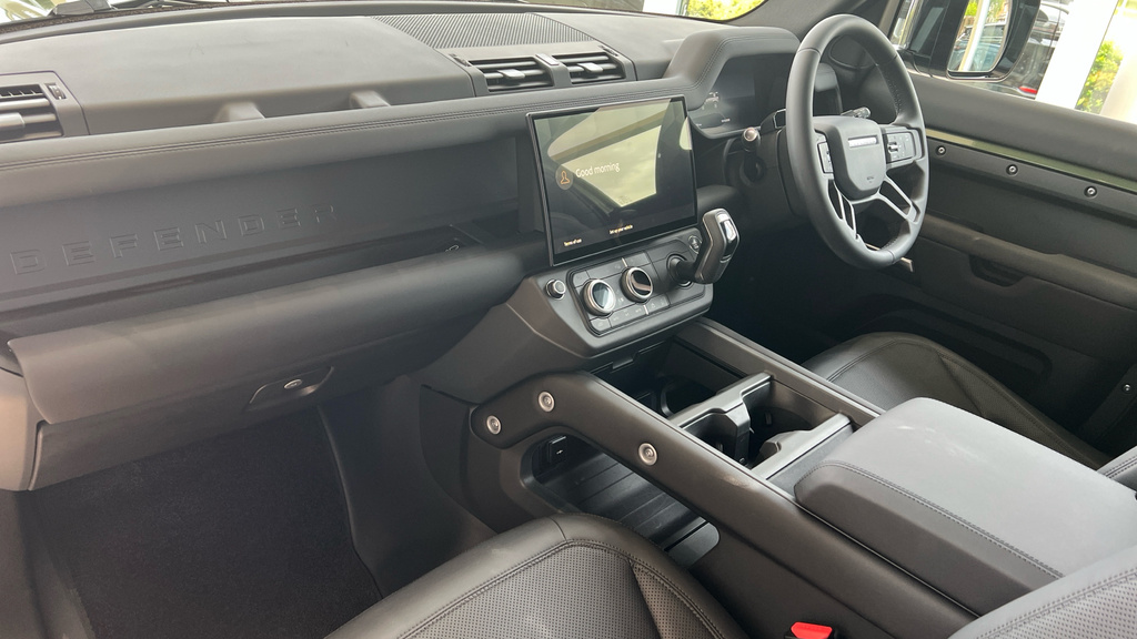 Land Rover Defender 110  #10