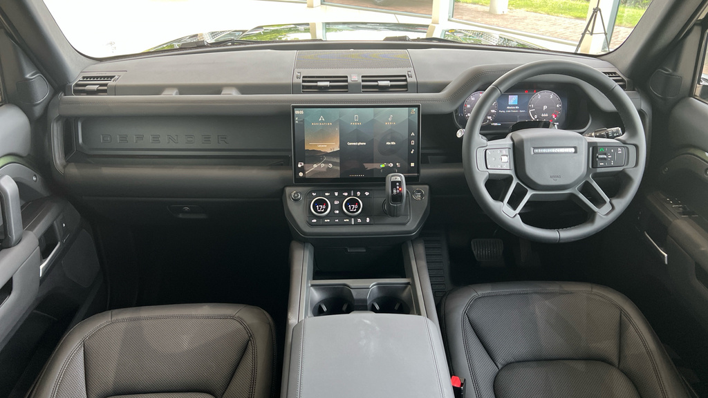 Land Rover Defender 110  #21