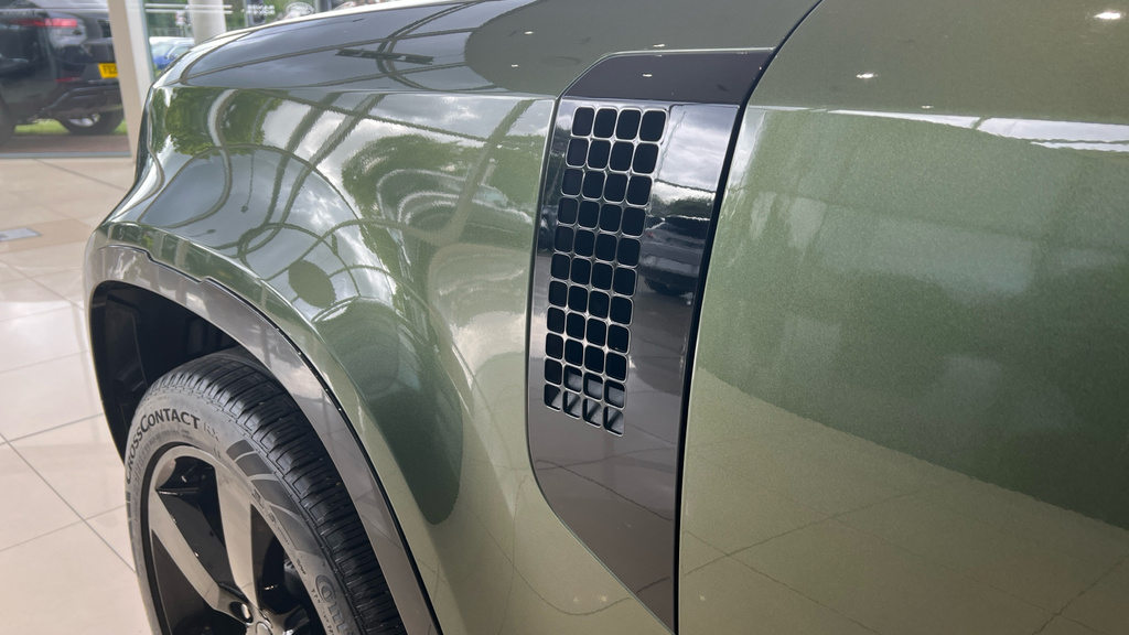 Land Rover Defender 110  #29