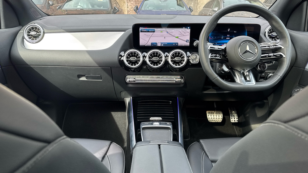 Mercedes-Benz GLA Class Amg Line Silver #14