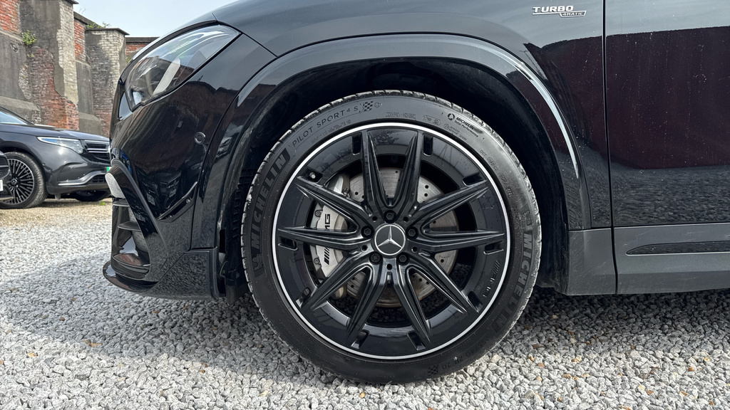 Mercedes-Benz GLA Class Amg Line Silver #20