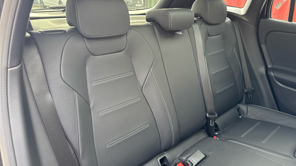 Mercedes-Benz GLA Class Amg Line Silver #25