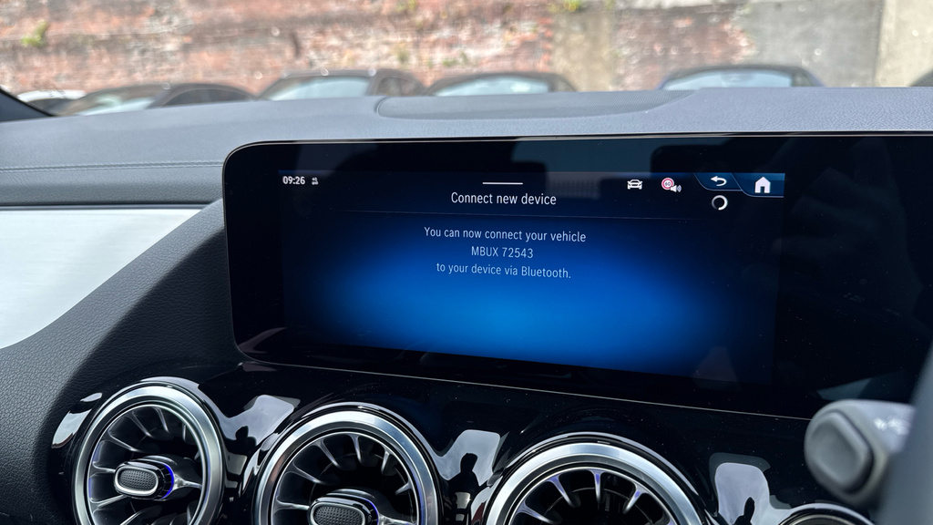 Mercedes-Benz GLA Class Amg Line Silver #46