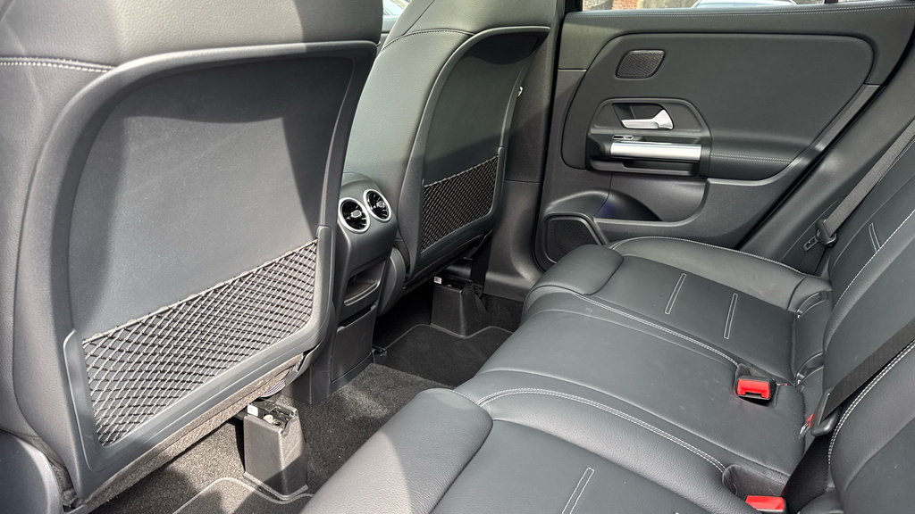 Mercedes-Benz GLA Class Amg Line Silver #17