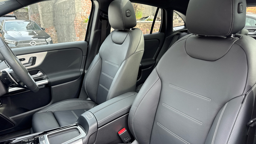 Mercedes-Benz GLA Class Amg Line Silver #24