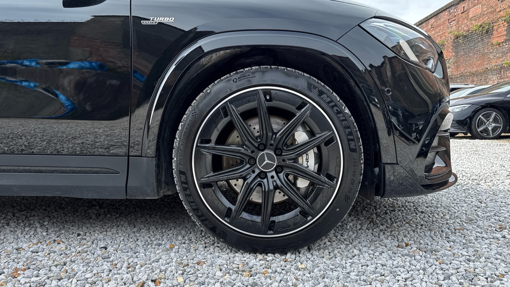 Mercedes-Benz GLA Class Amg Line Silver #23