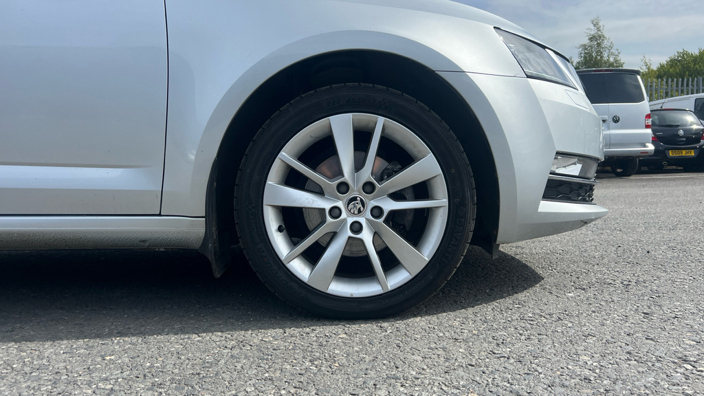 Skoda Octavia 1.5 Tsi Se Technology Grey #20