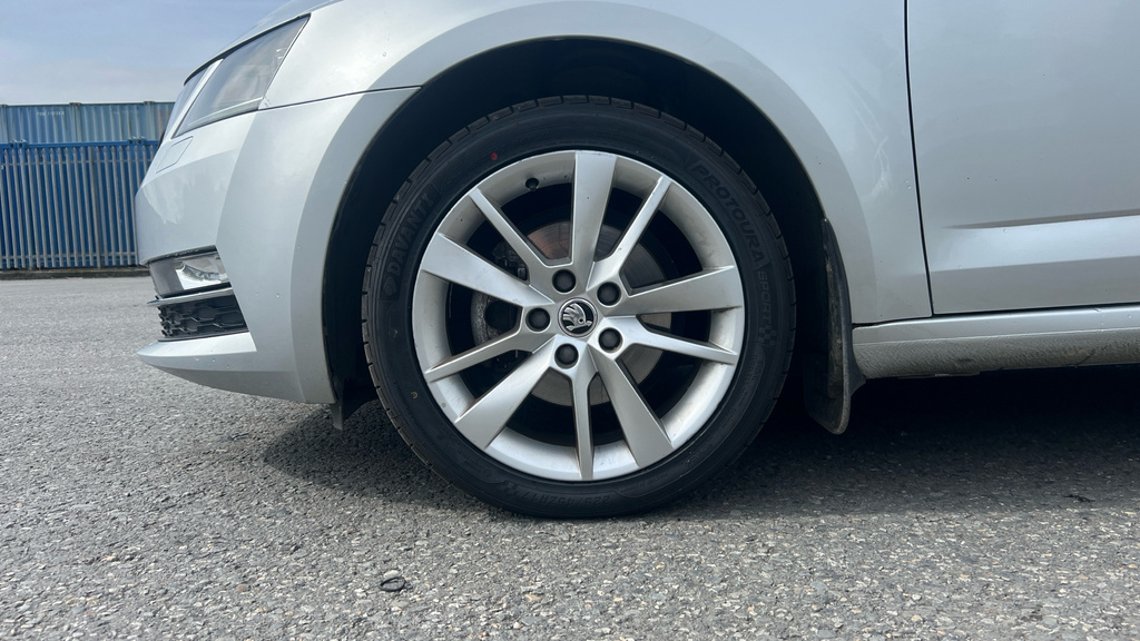 Skoda Octavia 1.5 Tsi Se Technology Grey #19