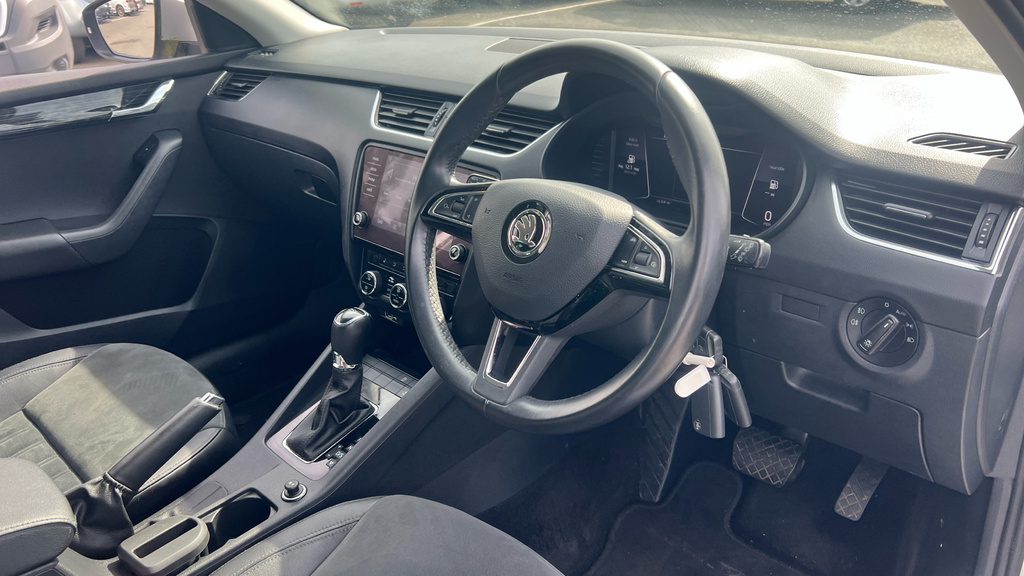 Skoda Octavia 1.5 Tsi Se Technology Grey #9