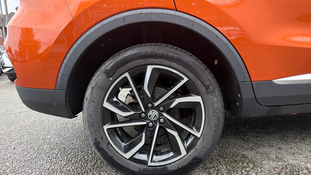 MG ZS 72.6Kwh Trophy Suv 156 Ps Red #19