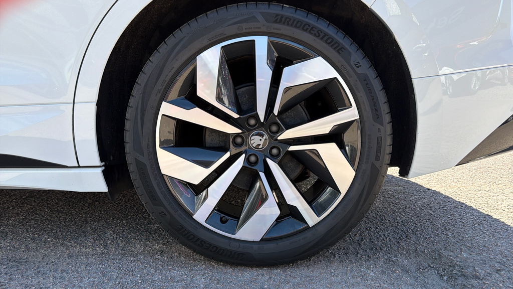 Skoda ENYAQ Edition White #32