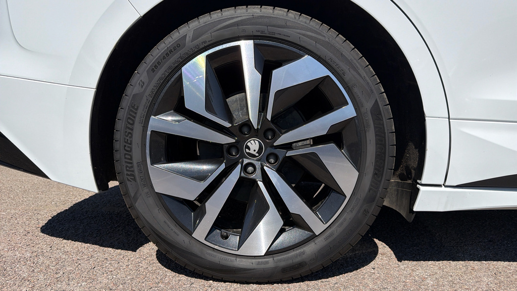 Skoda ENYAQ Edition White #31