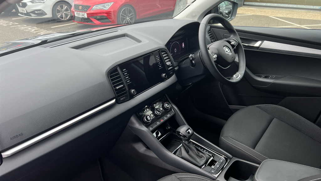 Skoda Karoq Petrol White #10
