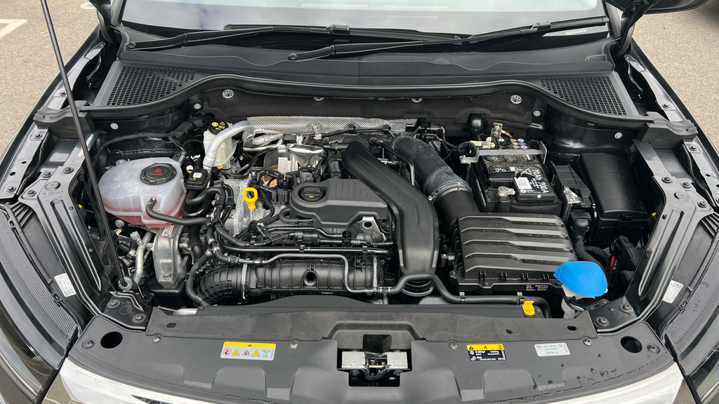 Skoda Karoq Petrol White #16